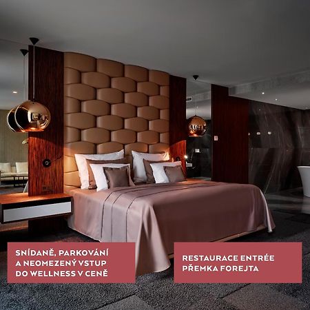 Theatre Hotel Olomouc Bagian luar foto