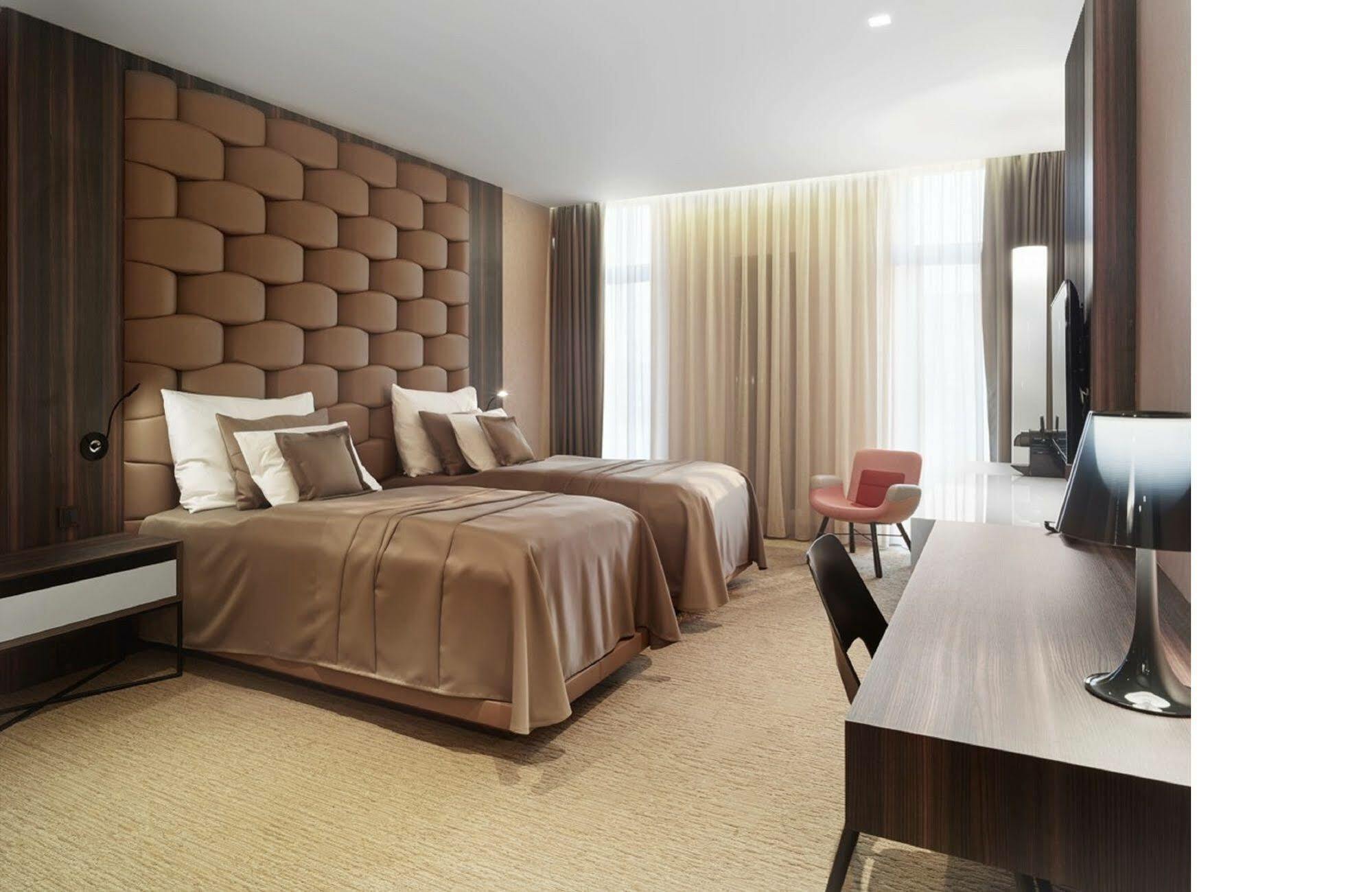 Theatre Hotel Olomouc Bagian luar foto